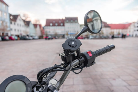 Bezvadu lādētājs QUADLOCK Head V2 USB QUAD LOCK MOTOVEIKALS 21