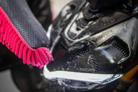 Mazgāšanas cimds 2-in-1 Microfibre Wash Mitt Muc-Off 20411 MUC-OFF MOTOVEIKALS 21