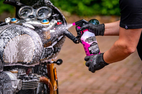 Motociklu mazgāšanas līdzeklis Muc-Off 1L MUC-OFF MOTOVEIKALS 21