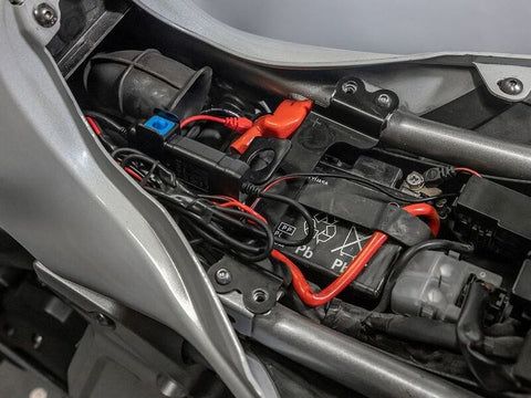 QUAD LOCK ūdens izturīgs SMART adapteris 12V/USB QUAD LOCK MOTOVEIKALS 21