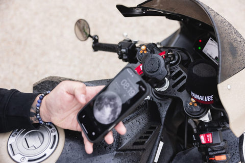 Bezvadu lādētājs QUADLOCK Head V2 USB QUAD LOCK MOTOVEIKALS 21
