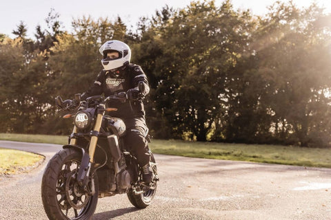 Bluetooth sarunu iekārta / interkoms CARDO Freecom 2X - Single CARDO MOTOVEIKALS 21