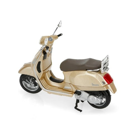 Maisto Vespa motorollera modelis mērogā 1:18 gold LAMPA MOTOVEIKALS 21