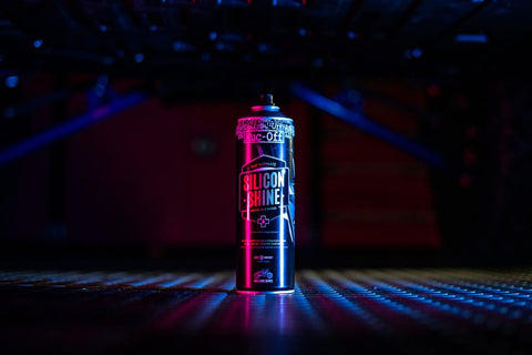 Muc-Off Silicon Shine silikona spīduma un aizsardzības aerosols motociklam 500 ml MUC-OFF MOTOVEIKALS 21